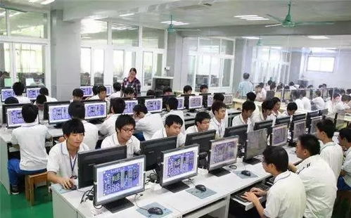 家有初高中學生的巴彥淖爾家長 計算機軟件開發與維修，助力孩子挑戰未來高薪